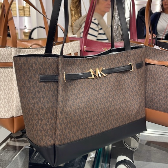 MICHAEL KORS
Reed Large Logo Belted Shoulder Tote Bag
Brown/Black 
NWT - Picture 3 of 16
